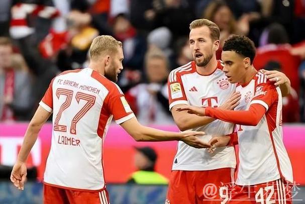 拜仁未来六轮迎下半区挑战,全队狂欢庆祝,凯恩低调振臂示意 拜仁未来六轮迎下半区挑战,全队狂欢庆祝,凯恩低调振臂示意